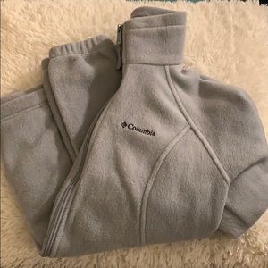 Women’s gray Columbia fleece zip up